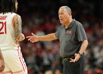 Houston coach Kelvin Sampson rails against unlimited transfers