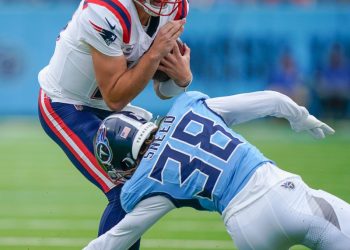 L’Jarius Sneed injury update as Titans CB leaves Patriots game