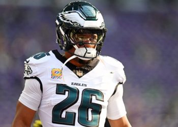 Eagles RB Saquon Barkley exits vs. Vikings