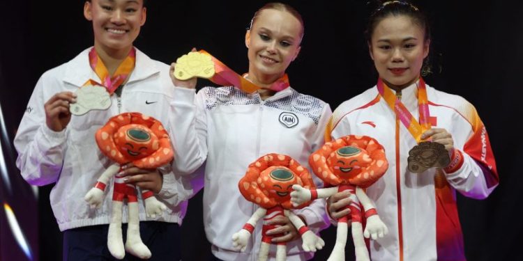 Leanne Wong wins all-around silver, extending US medals streak
