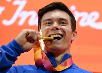 US gymnasts bringing medals home despite mixed performance