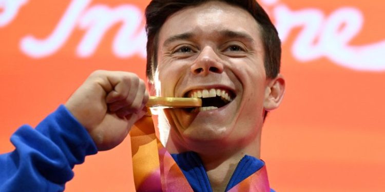 US gymnasts bringing medals home despite mixed performance