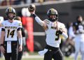 Missouri QB carted off during game vs. Vanderbilt