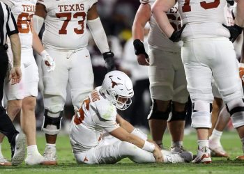 Arch Manning injury update: Texas QB leaves MSU game after hard hit