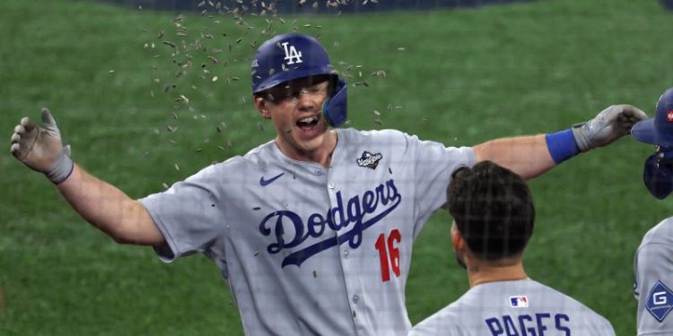 Dodgers strike back to even World Series in Toronto on late home runs