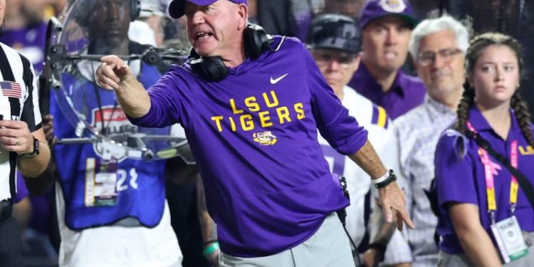 LSU football fans chant ‘Fire Kelly’ during debacle vs. Texas A&M