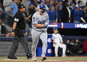 Watch: Dodgers break Game 2 stalemate with big bombs