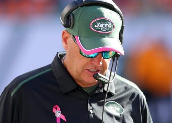 Former Jets coach breaks down in tearful tribute to late team legend