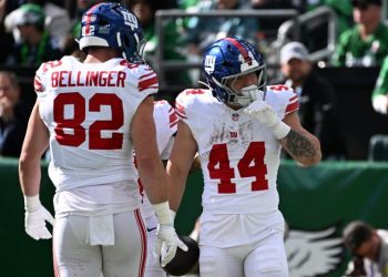 Giants RB suffers gruesome ankle injury vs. Eagles