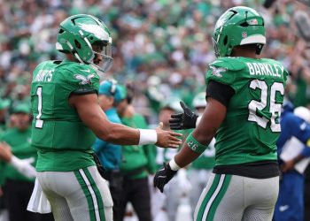 Did the Eagles fumble on tush push? This NFL rule impacted non-review