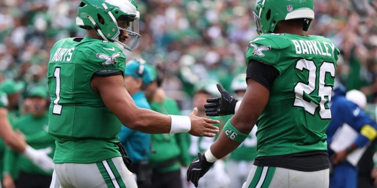 Did the Eagles fumble on tush push? This NFL rule impacted non-review