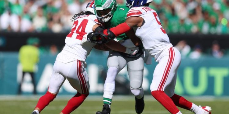 Giants star defender calls out refs on Eagles’ ‘tush push’ no-call
