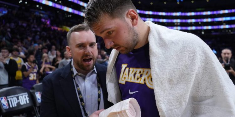 Who will Lakers turn to on offense now that Doncic and LeBron are out?
