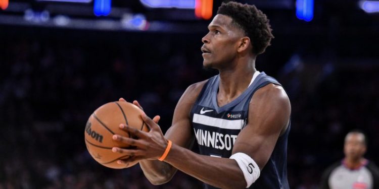 Timberwolves star Anthony Edwards suffers hamstring injury vs. Pacers