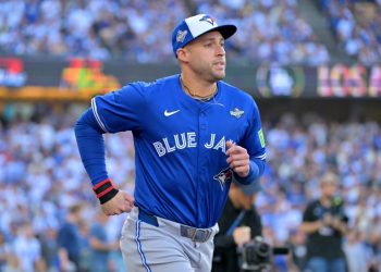 Watch MLB star get booed at Dodger Stadium after cheating scandal