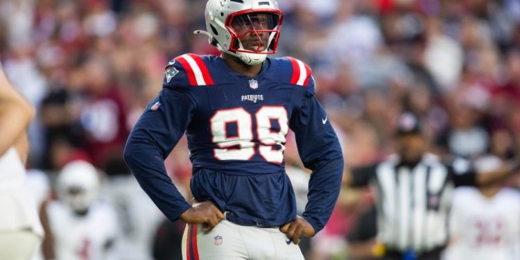 49ers trading for Patriots DE Keion White, per reports