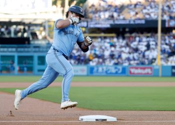 Blue Jays start World Series game with back-to-back home runs