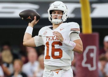 Arch Manning injury update: Texas QB questionable vs Vanderbilt