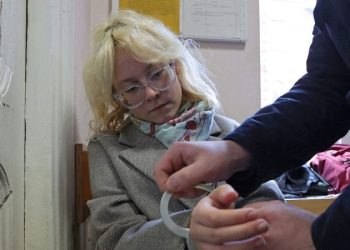 Teen street musician jailed for leading anti-Putin song performance in St. Petersburg: report