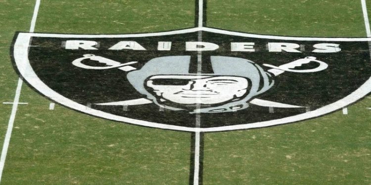 Wife of NFL coaching legend, mother of current Raiders owner dies