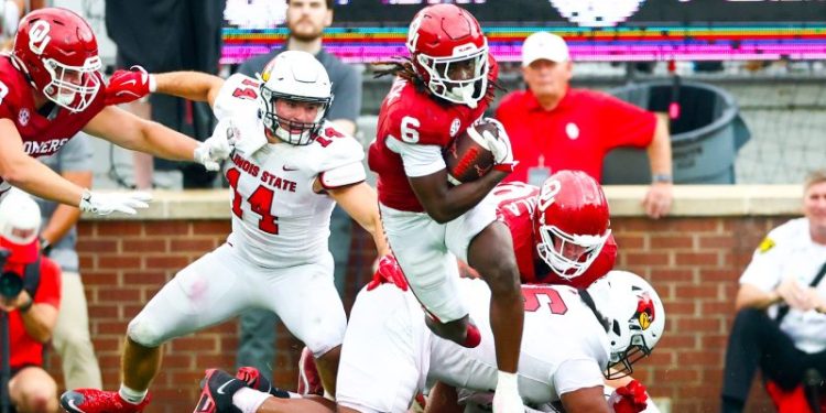 Oklahoma rises, Alabama falls in new College Football Playoff rankings