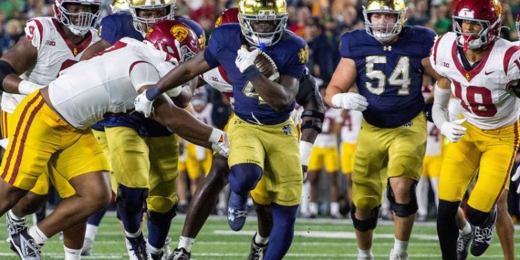 Coaches Poll: Notre Dame among teams on rise after Week 10 upsets