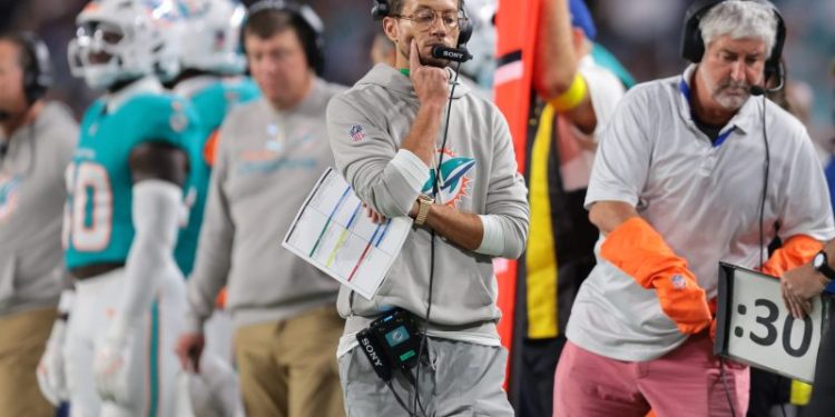 Why are the Dolphins keeping Mike McDaniel?