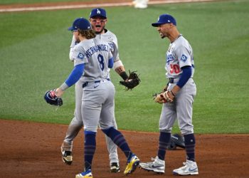 Watch: Dodgers force Game 7 with dramatic game-ending double play