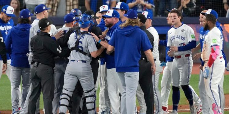 Benches clear in World Series Game 7 as tempers flare
