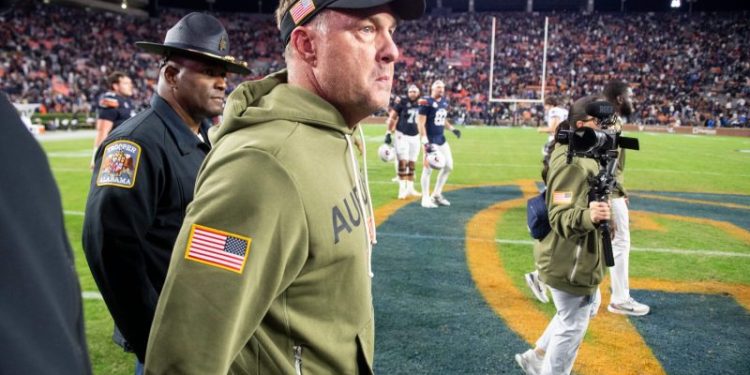 Auburn football fans chant ‘Fire Hugh’ after loss to Kentucky