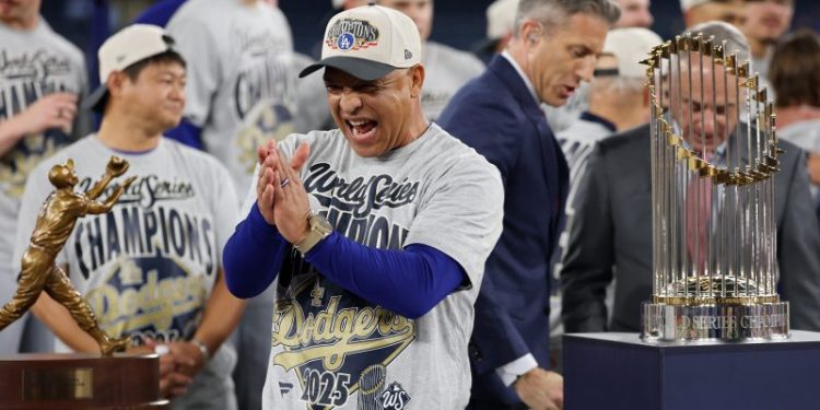 Is Dave Roberts an Alabama fan? Why Dodgers manager is at game vs. LSU