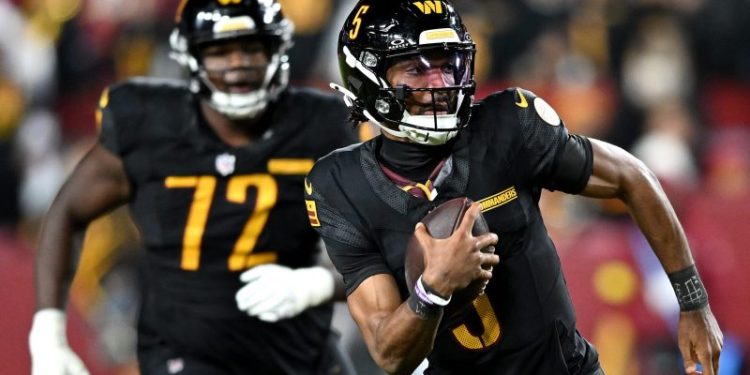 What’s going on with ‘SNF’ uniforms Commanders wearing vs. Seahawks?