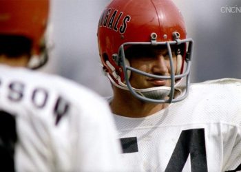 Hall of fame broadcaster, former NFL tight end Bob Trumpy dies