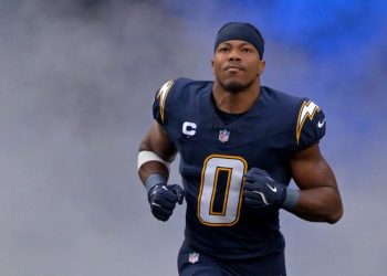 Chargers’ Daiyan Henley plays hours after learning of brother’s death