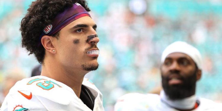 Reports: NFC contender makes splashy trade for top pass rusher