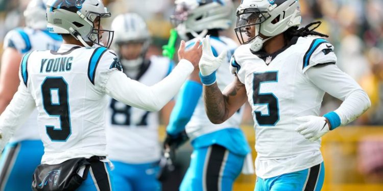 A two-pump flag? Shocked Keegan-Michael Key reacts to Dowdle penalty