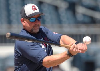 Braves keep it in house in replacing manager Brian Snitker