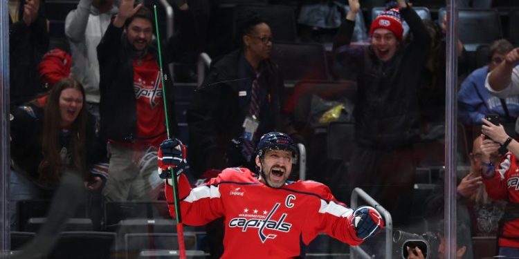 Capitals’ Alex Ovechkin scores 900th career goal