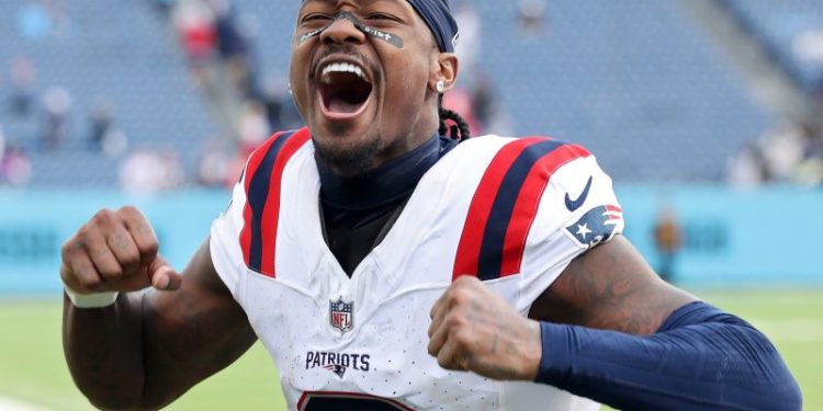 NFL midseason team grades: Three A’s and an F for this team