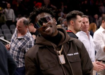 Ex-NFL star Antonio Brown extradited, faces attempted murder charge