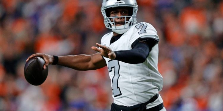 Latest injury update on Raiders QB Geno Smith