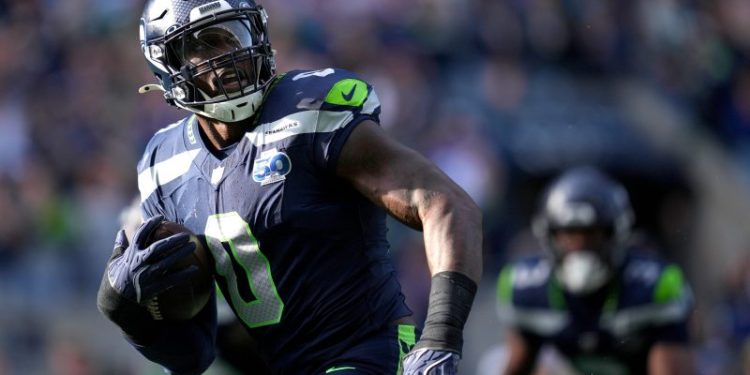 Former Cowboys star ties record with 2 defensive TDs for new team