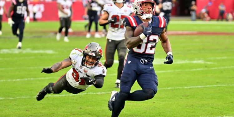 Top 9 fantasy football trade targets for Week 11