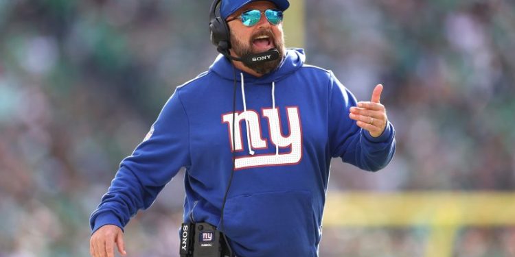 Giants fire embattled head coach after dropping to 2-8