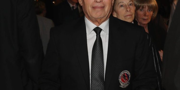 Longtime hockey columnist, Hall of Fame award winner dies at 75