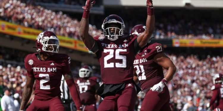 Texas A&M survives, stays unbeaten after spotting South Carolina a 30-3 lead