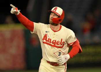 Angels, Orioles swing trade as MLB hot stove heats up