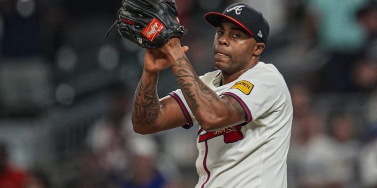 Atlanta Braves re-sign workhorse closer