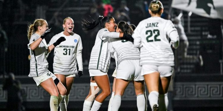 Women’s soccer Sweet 16 scores, schedule: Who is moving on?