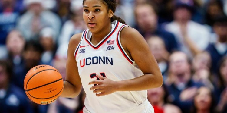 UConn outlasts Michigan in top-10 thriller to remain undefeated